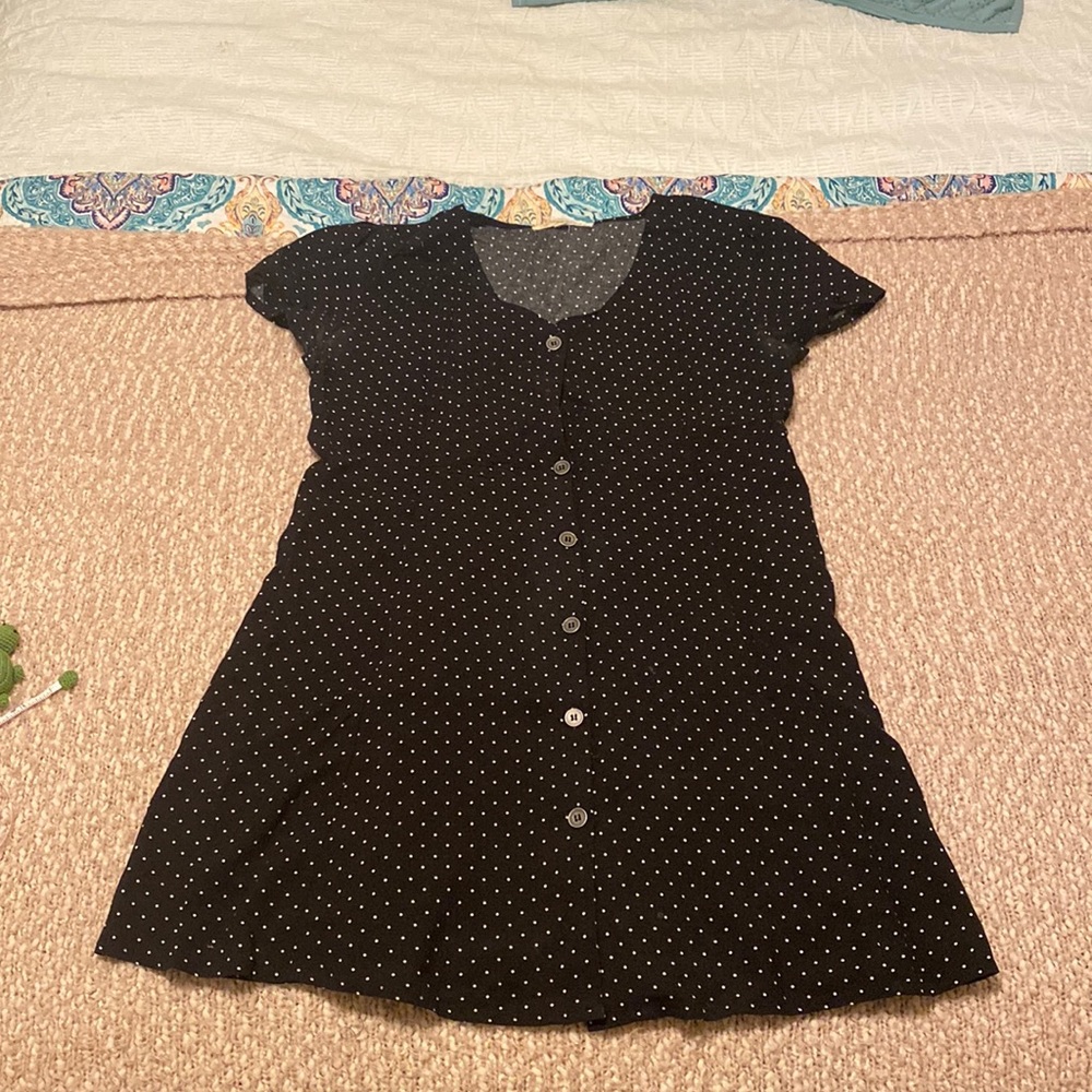 Large rewind black and white polka dot dress